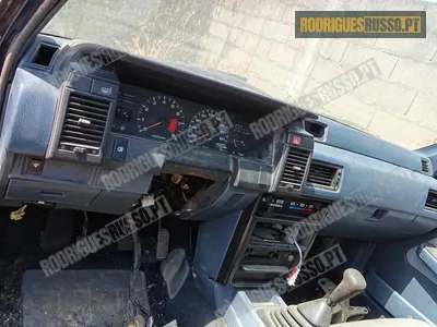 Nissan Sunny para peças