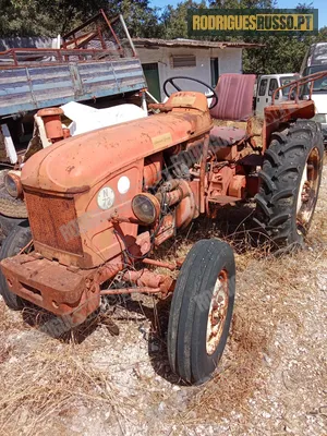 Trator Renault a gasóleo