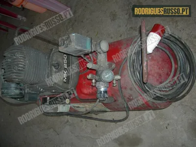 Compressor trifásico