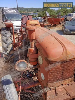 Trator Renault a gasóleo
